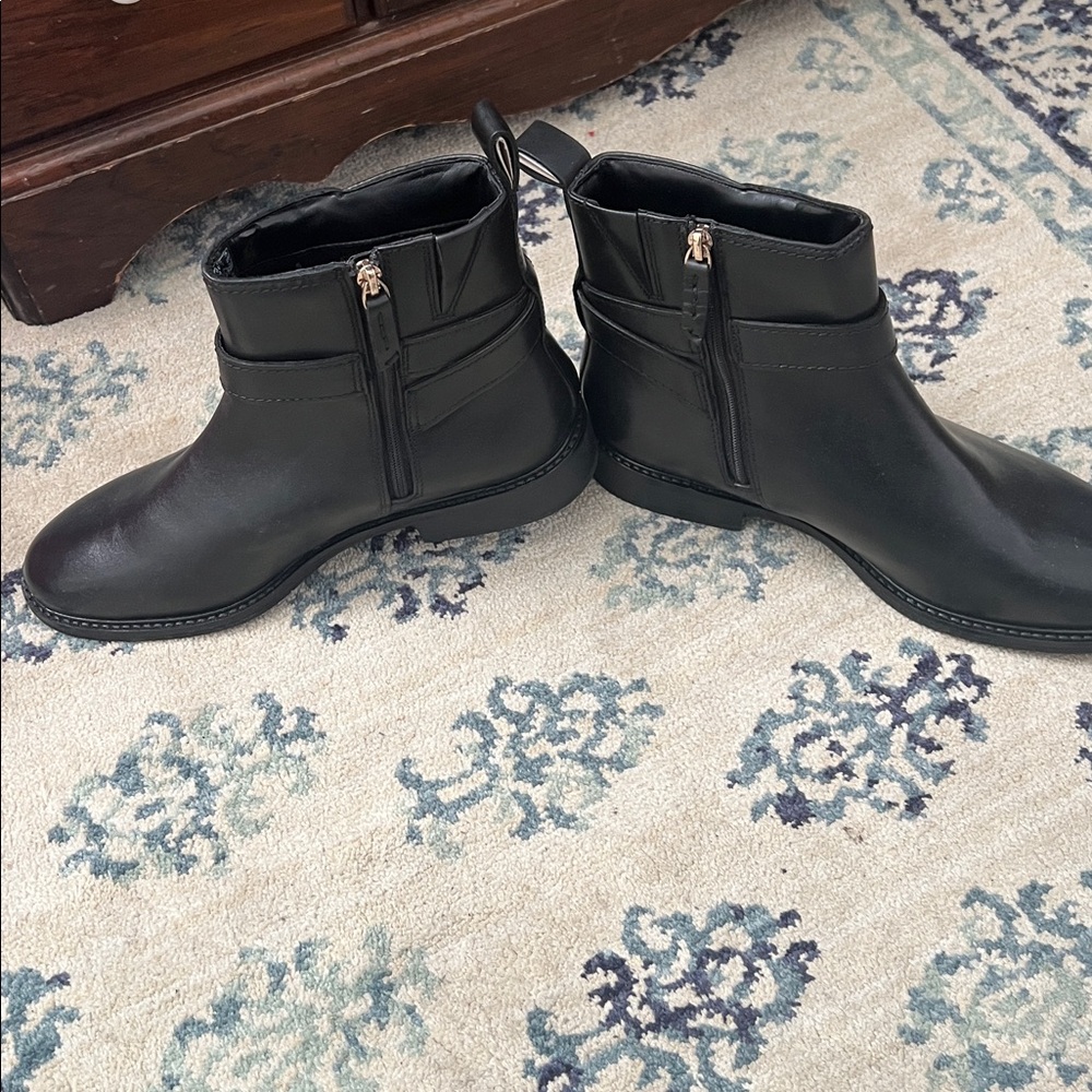 Clarks Renewal Black Leather Ankle Boots with Buckle size 10, NWOT, no box - Picture 3 of 7